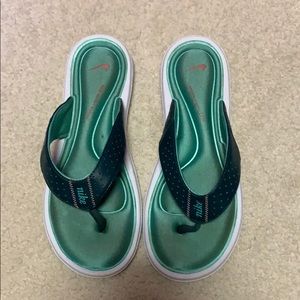 Nike comfort footbed flipflops